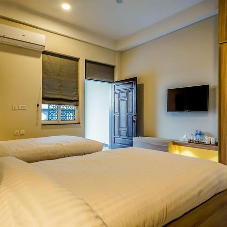 Roomy Crossroads Hotel, Peschawar Exterior foto