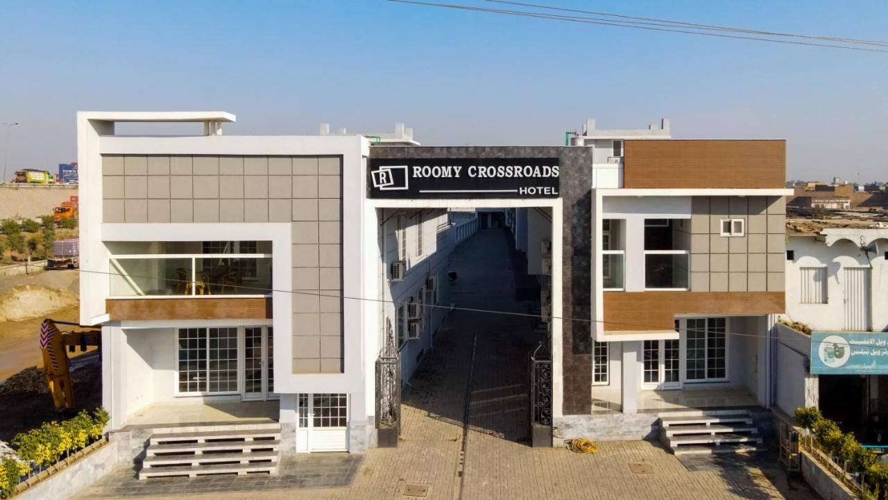 Roomy Crossroads Hotel, Peschawar Exterior foto
