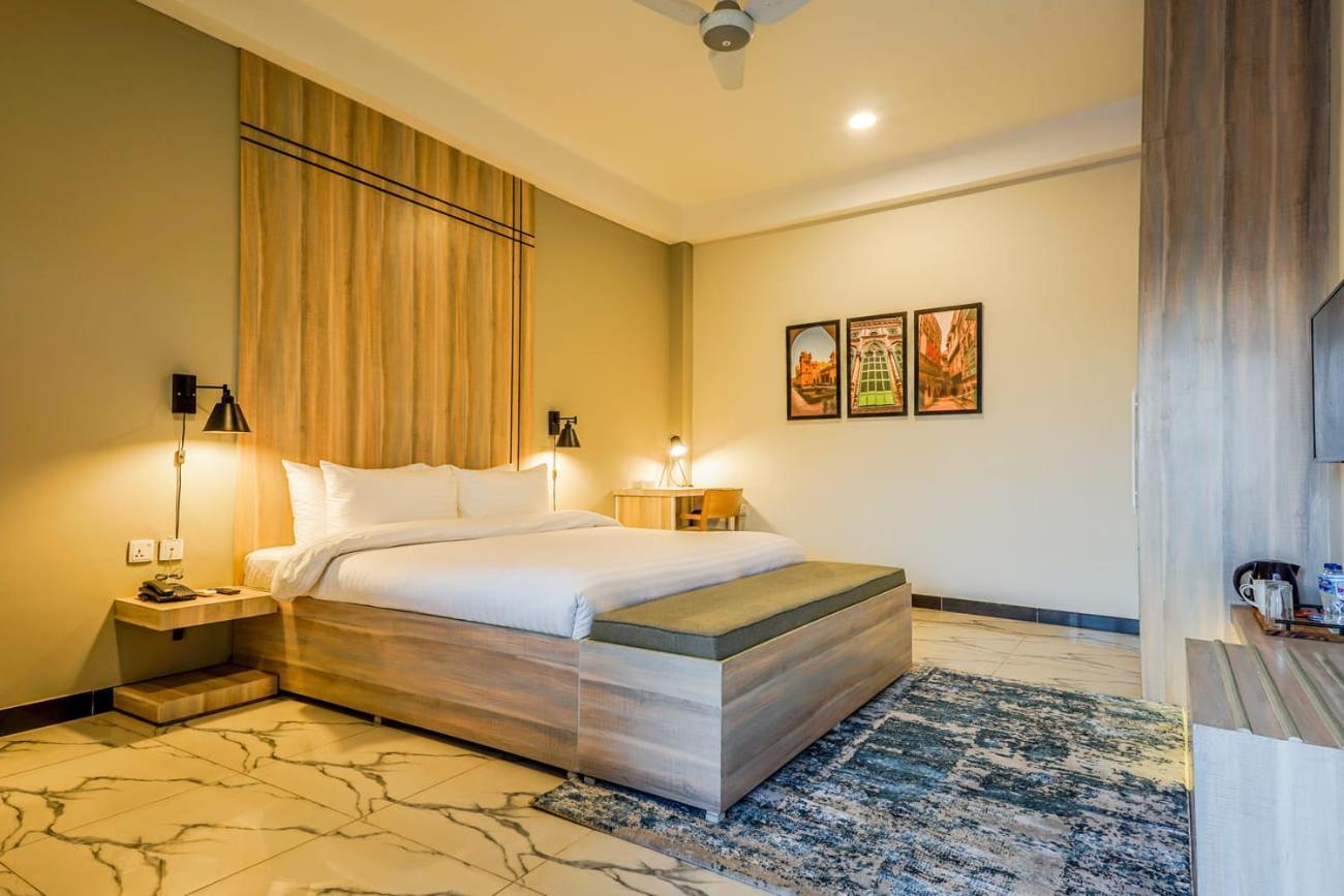 Roomy Crossroads Hotel, Peschawar Exterior foto